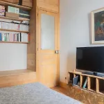 Tranquil Retreat In Paris 19Th Arrondissement