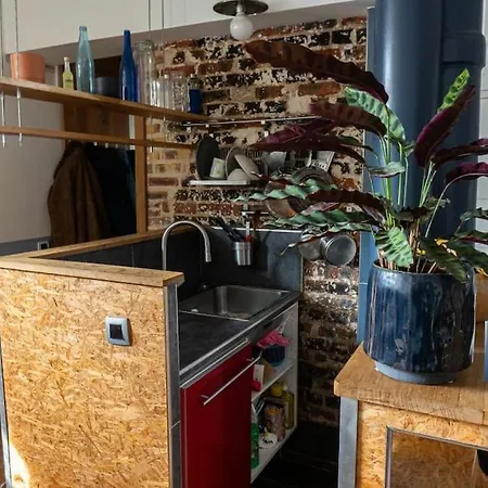 Tranquil Retreat In 19th Arrondissement Apartment *